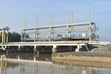 Cống Xuân Hòa, huyện Chợ Gạo (Tiền Giang) điều phối cung cấp nguồn nước ngọt cho dự án ngọt hóa Gò Công. Ảnh minh họa