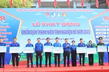 Trao tặng các Công trình Thanh niên với tổng giá trị hơn 1,6 tỷ đồng.