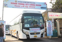 Các chuyến xe xuất phát.