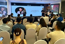 Các diễn giả trao đổi thông tin tại hội thảo.