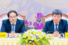 Bí thư Tỉnh ủy Lào Cai và Bí thư Tỉnh ủy Yên Bái chủ trì buổi làm việc. (Ảnh: THANH SƠN) 
