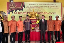 Các đại biểu tham dự Lễ Giỗ Tổ Hùng Vương ngày 6/4 tại Udon Thani. (Ảnh: CTV)