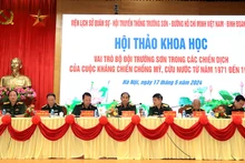Đoàn Chủ tịch hội thảo.