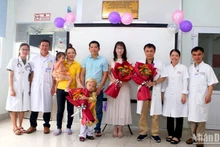 Lễ ra viện cho bệnh nhi 4 tuổi là ca ghép tế bào gốc tự thân thứ 35 tại Bệnh viện Trung ương Huế.