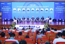 Các nhà quản lý, chuyên gia, nhà khoa học thảo luận tại hội thảo Ảnh: Lệ Cẩm.