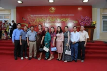 Bà con kiều bào hân hoan dự chương trình mừng Xuân 2024 do Tổng Lãnh sự quán tổ chức.