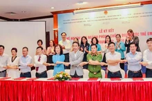 Các bộ, ngành, đoàn thể thể hiện sự cam kết tại Lễ ký kết Kế hoạch liên ngành phòng, chống đuối nước trẻ em giai đoạn 2022-2030.