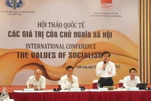 Các diễn giả đồng chủ trì Hội thảo Quốc tế: “Các giá trị của Chủ nghĩa Xã hội". (Ảnh: BÁ DŨNG) 