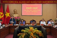 Các đại biểu thảo luận các nội dung tại phiên họp mở rộng. (Ảnh: TUẤN SƠN)