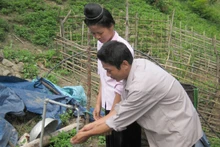 Nước sinh hoạt dẫn từ công trình về tận các hộ thuộc các bản của huyện Quỳnh Nhai.
