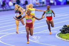 Faith Kipyegon (Kenya), VĐV duy nhất ba lần liên tiếp giành HCV Olympic nội dung chạy 1.500m nữ. (Ảnh AFP) 