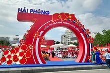 Triển lãm ảnh, tư liệu với chủ đề “Thành tựu kinh tế, văn hóa, xã hội, an ninh, quốc phòng của thành phố Hải Phòng - 70 năm xây dựng và phát triển”.