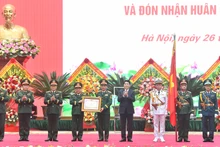 Chủ tịch nước Lương Cường trao Huân chương Hồ Chí Minh tặng lực lượng dân quân tự vệ Việt Nam.