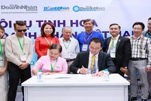 Câu lạc bộ Doanh nhân Sài Gòn ký kết hợp tác với đối tác tại Hội chợ quốc tế Đồ gỗ và Mỹ nghệ xuất khẩu Việt Nam ASEAN 2024.