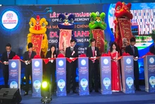 Cắt băng khánh thành Nhà máy cơ khí chính xác Duy Khanh.