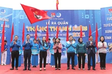 Các đại biểu thực hiện nghi thức ra quân Tháng Thanh niên năm 2025.