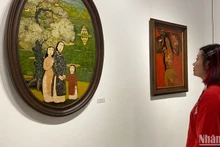Công chúng tham quan Triển lãm.