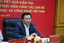 Đồng chí Nguyễn Xuân Thắng chủ trì hội nghị.