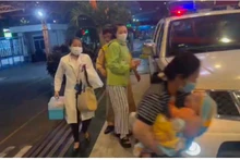 Tổ Cảnh sát giao thông cao tốc dùng xe đặc chủng đưa bệnh nhi đi cấp cứu tại bệnh viện.