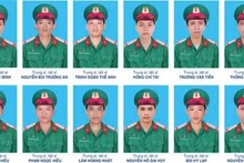 Truy tặng Huy hiệu "Tuổi trẻ dũng cảm" cho 12 đoàn viên đã dũng cảm hy sinh trong khi thực hiện nhiệm vụ diễn tập tác chiến phòng thủ Quân khu 7.