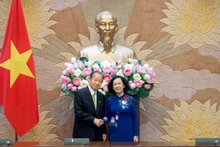Thường trực Ban Bí thư Trương Thị Mai tiếp Chủ tịch Liên minh Nghị sĩ hữu nghị Nhật Bản-Việt Nam Nikai Toshihiro. (Ảnh TTXVN )