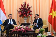 Chủ tịch UBND Thành phố Hồ Chí Minh Phan Văn Mãi tiếp Thủ tướng Đại công quốc Luxembourg. (Ảnh: Trang tin điện tử Đảng bộ Thành phố Hồ Chí Minh)