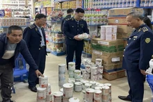 [Video] Bộ Công thương yêu cầu kiểm tra gắt gao thực phẩm, sữa và thuốc giả