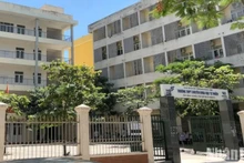 Trường THPT chuyên Khoa học Tự nhiên. 