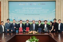 Ngày 19/2, Hà Nội Metro đã ký kết biên bản ghi nhớ hợp tác với các công ty thuộc hệ sinh thái giao thông xanh gồm Xanh SM, VinBus, FGF và V-Green để cùng phát triển mô hình giao thông công cộng thuần điện.