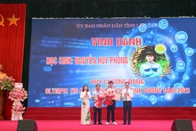 Em Nguyễn Huy Phong, học sinh lớp 11 chuyên Tin, Trường THPT Chuyên Lào Cai đã xuất sắc giành Huy chương Đồng tại Kỳ thi Olympic Tin học châu Á-Thái Bình Dương.