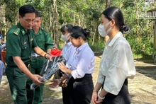 Bộ đội Biên phòng tỉnh Bình Phước “tiếp sức” cho học sinh là con em người đồng bào dân tộc thiểu số đến trường