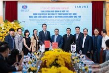Quang cảnh buổi lễ ký kết biên bản ghi nhớ.