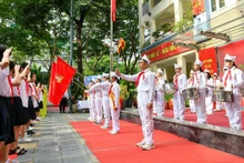 Thầy và trò Hà Nội phấn khởi bước vào năm học mới