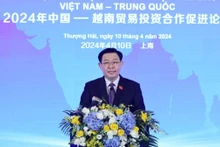 Chủ tịch Quốc hội phát biểu tại Diễn đàn Chính sách, Pháp luật Thúc đẩy Hợp tác Đầu tư và Thương mại Việt Nam-Trung Quốc. 
