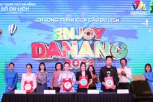 Ký kết đồng hành triển khai chương trình.