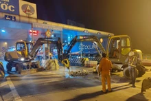 Tasco và VETC làm việc xuyên ngày xuyên đêm trên công trường.