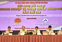 Phó Cục trưởng Cục Thuế Thành phố Hồ Chí Minh Nguyễn Tiến Dũng chủ trì Hội nghị Đối thoại với doanh nghiệp và người nộp thuế. 