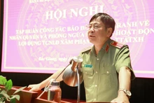 Thiếu tướng Nguyễn Văn Kỷ, Phó Chánh Văn phòng Thường trực về Nhân quyền Chính phủ phát biểu tại Hội nghị.