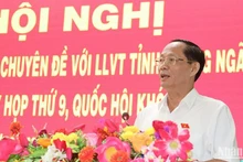 Phó Chủ tịch Quốc hội Trần Quang Phương phát biểu tại buổi tiếp xúc cử tri chuyên đề với Lực lượng vũ trang tỉnh Quảng Ngãi.