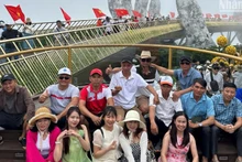 Lượng khách du lịch đến Ba Na Hills tăng kỷ lục trong dịp lễ Giỗ Tổ Hùng Vương. Trong ảnh là đoàn khách tour Sun World Ba Na Hills do Công ty Vodatours hướng dẫn. (Ảnh: ANH ĐÀO)