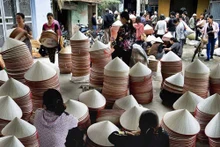Làng nghề truyền thống nón lá Vĩnh Thịnh, xã Đại Áng, huyện Thanh Trì (Hà Nội)