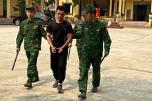 Đối tượng Nguyễn Văn Quý bị lực lượng Bộ đội Biên Phòng Đồn Pò Mã bắt giữ.