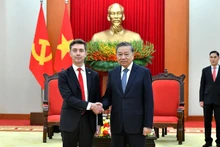 Tổng Bí thư Tô Lâm tiếp Đại sứ Liên minh châu Âu (EU) tại Việt Nam Julien Guerrier.