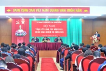 Đồng chí Trần Cẩm Tú, Ủy viên Bộ Chính trị, Thường trực Ban Bí thư, Chủ nhiệm Ủy ban Kiểm tra Trung ương và các đại biểu dự hội nghị.