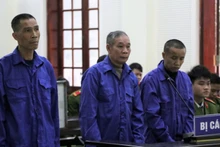 Ba bị cáo tại phiên tòa.