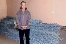 Đối tượng Nguyễn Cao Siêu và tang vật bị bắt giữ (Ảnh: Công an Nghệ An cung cấp).