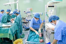Phối hợp Sản khoa và Hồi sức Sơ sinh đón 3 bé của sản phụ mang tam thai chào đời an toàn.