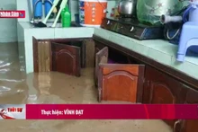 Nhiều hộ dân ở thành phố Quy Nhơn bị ngập do mưa lớn