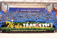 Các đại biểu chụp ảnh lưu niệm bên lề Đại hội.