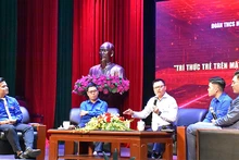 Đồng chí Lê Quốc Minh chia sẻ ý kiến tại Tọa đàm.